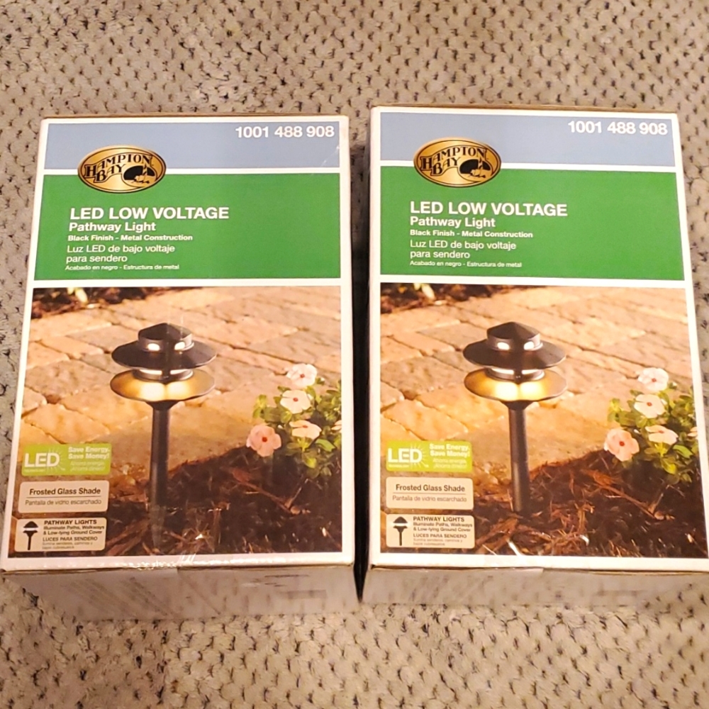 Hampton Bay Pathway lights (2)